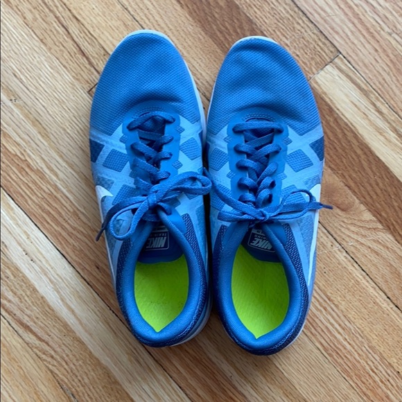 LIKE NEW Nike Training Lunar Luc TR - Picture 2 of 4